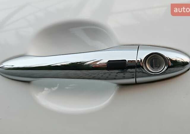 Білий Кіа Sportage, об'ємом двигуна 2 л та пробігом 211 тис. км за 15300 $, фото 22 на Automoto.ua