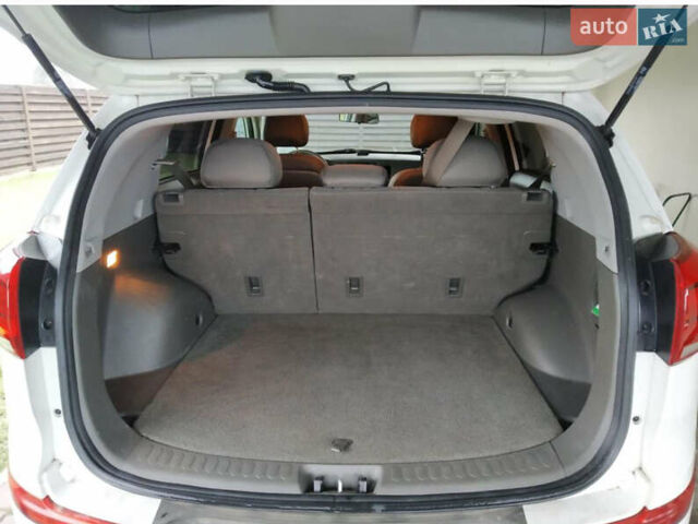 Белый Киа Sportage, объемом двигателя 2.4 л и пробегом 153 тыс. км за 11999 $, фото 3 на Automoto.ua