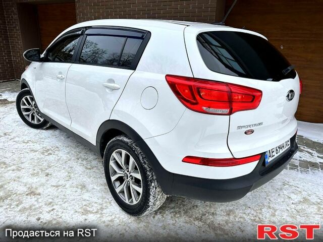 Білий Кіа Sportage, об'ємом двигуна 2.4 л та пробігом 80 тис. км за 13000 $, фото 3 на Automoto.ua