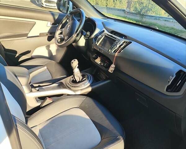 Белый Киа Sportage, объемом двигателя 1.69 л и пробегом 236 тыс. км за 14000 $, фото 15 на Automoto.ua