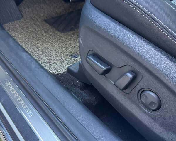 Белый Киа Sportage, объемом двигателя 2 л и пробегом 135 тыс. км за 20100 $, фото 16 на Automoto.ua