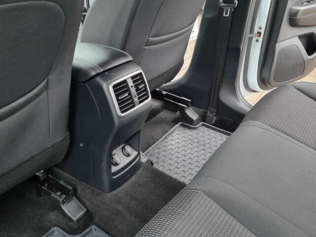 Белый Киа Sportage, объемом двигателя 1.7 л и пробегом 162 тыс. км за 16200 $, фото 16 на Automoto.ua