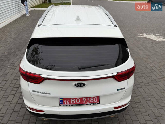 Белый Киа Sportage, объемом двигателя 2 л и пробегом 160 тыс. км за 17200 $, фото 10 на Automoto.ua