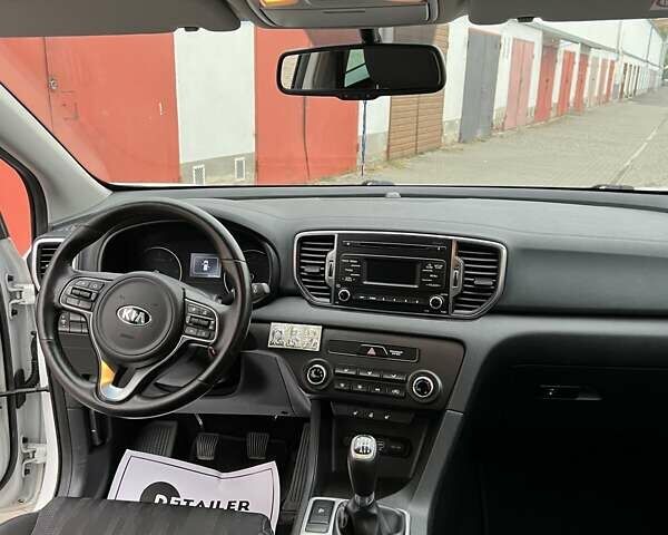 Белый Киа Sportage, объемом двигателя 1.69 л и пробегом 201 тыс. км за 14200 $, фото 17 на Automoto.ua