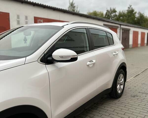 Белый Киа Sportage, объемом двигателя 1.69 л и пробегом 201 тыс. км за 14200 $, фото 63 на Automoto.ua