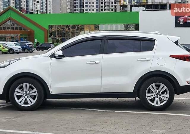 Белый Киа Sportage, объемом двигателя 2 л и пробегом 168 тыс. км за 18100 $, фото 3 на Automoto.ua