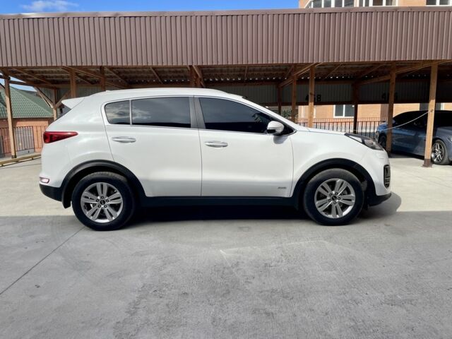 Белый Киа Sportage, объемом двигателя 2 л и пробегом 165 тыс. км за 18700 $, фото 3 на Automoto.ua