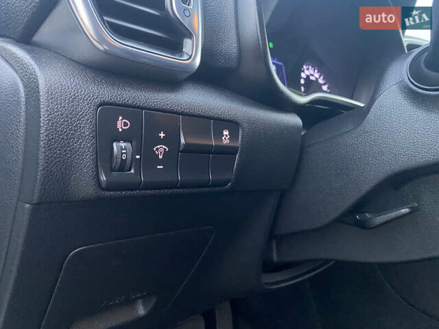 Белый Киа Sportage, объемом двигателя 2 л и пробегом 89 тыс. км за 17800 $, фото 53 на Automoto.ua