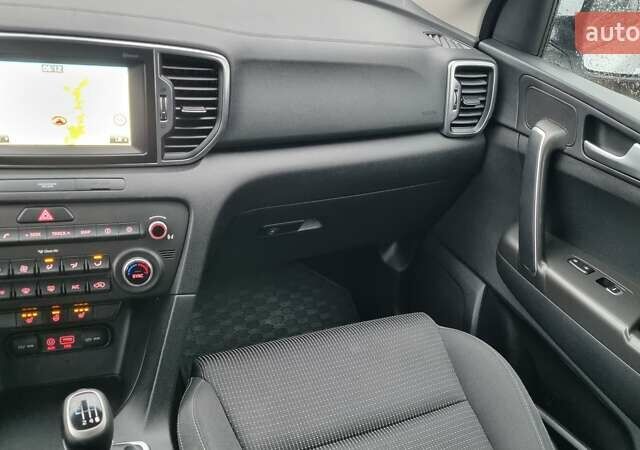 Белый Киа Sportage, объемом двигателя 1.7 л и пробегом 162 тыс. км за 16300 $, фото 23 на Automoto.ua