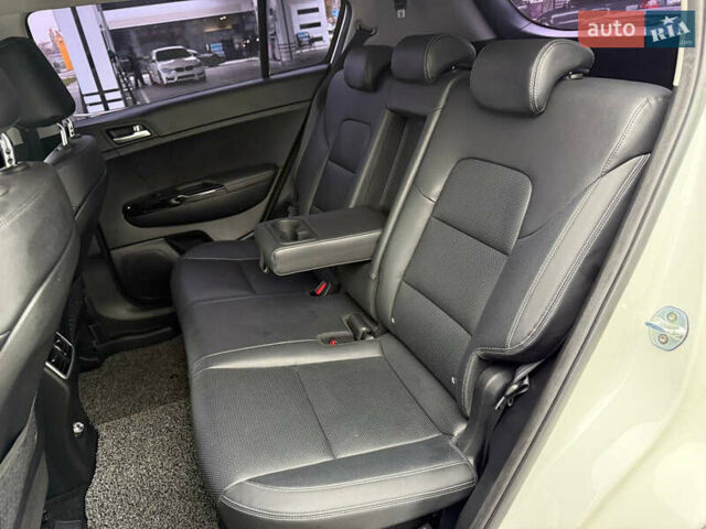 Белый Киа Sportage, объемом двигателя 2 л и пробегом 160 тыс. км за 17200 $, фото 30 на Automoto.ua
