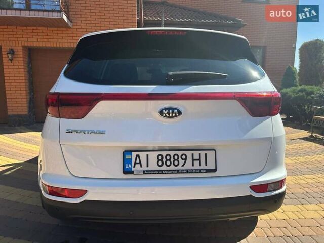 Белый Киа Sportage, объемом двигателя 2 л и пробегом 102 тыс. км за 18000 $, фото 4 на Automoto.ua