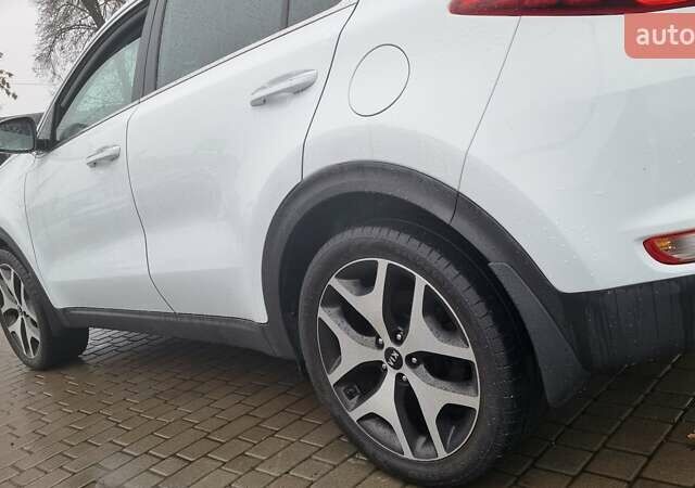 Белый Киа Sportage, объемом двигателя 1.7 л и пробегом 162 тыс. км за 16300 $, фото 10 на Automoto.ua