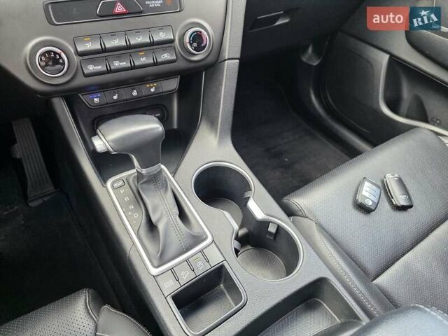 Белый Киа Sportage, объемом двигателя 2 л и пробегом 172 тыс. км за 18500 $, фото 15 на Automoto.ua