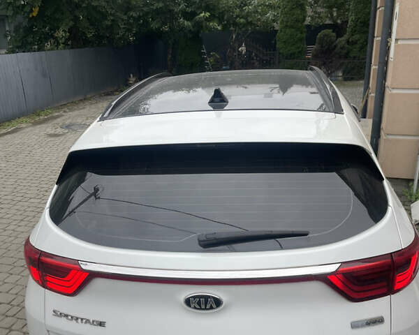 Білий Кіа Sportage, об'ємом двигуна 1.68 л та пробігом 79 тис. км за 18200 $, фото 5 на Automoto.ua