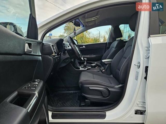 Белый Киа Sportage, объемом двигателя 1.69 л и пробегом 167 тыс. км за 15300 $, фото 28 на Automoto.ua