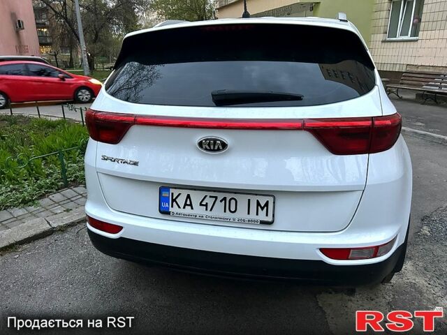 Белый Киа Sportage, объемом двигателя 2 л и пробегом 86 тыс. км за 18000 $, фото 2 на Automoto.ua