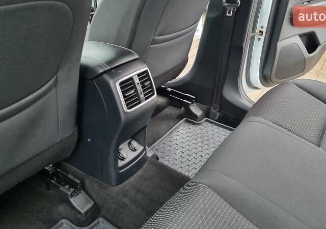 Белый Киа Sportage, объемом двигателя 1.7 л и пробегом 162 тыс. км за 16300 $, фото 28 на Automoto.ua