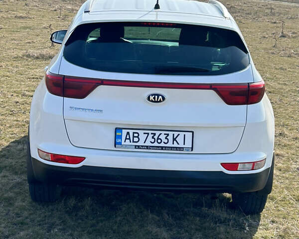 Білий Кіа Sportage, об'ємом двигуна 2 л та пробігом 92 тис. км за 17100 $, фото 9 на Automoto.ua