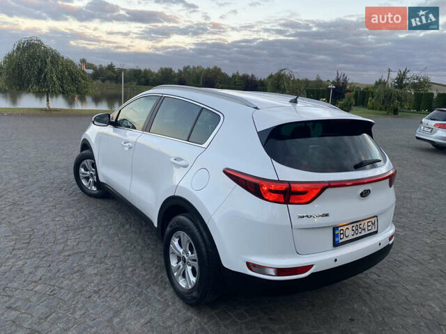 Кіа Sportage 2016 у Львові на Automoto.ua Білий Кіа Sportage, об'ємом двигуна 2 л та пробігом 89 тис. км за 17890 $, фото 22 на Automoto.ua