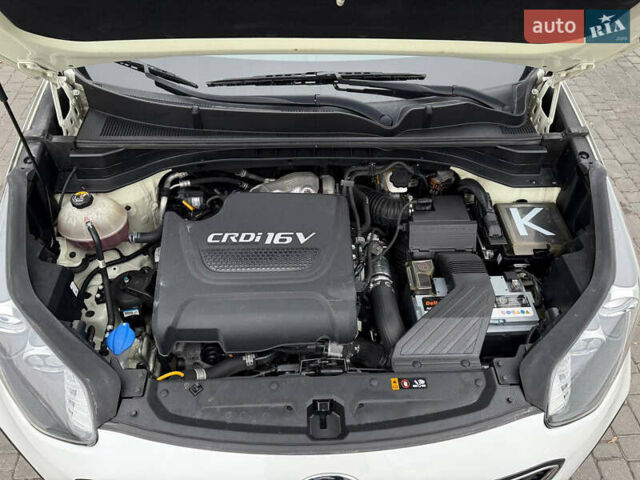 Белый Киа Sportage, объемом двигателя 2 л и пробегом 160 тыс. км за 17200 $, фото 55 на Automoto.ua