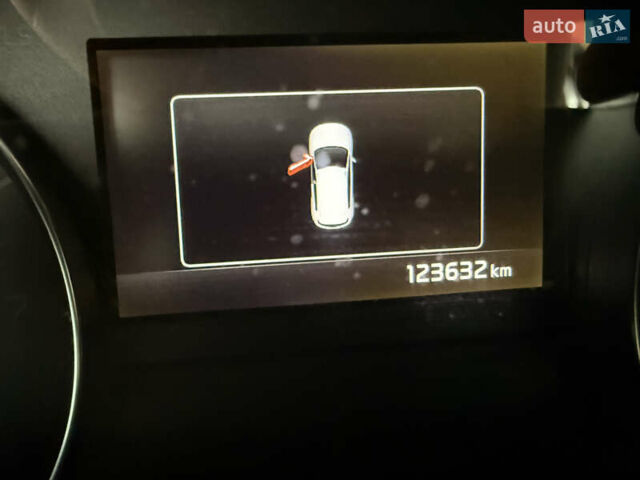 Белый Киа Sportage, объемом двигателя 2 л и пробегом 123 тыс. км за 19500 $, фото 15 на Automoto.ua