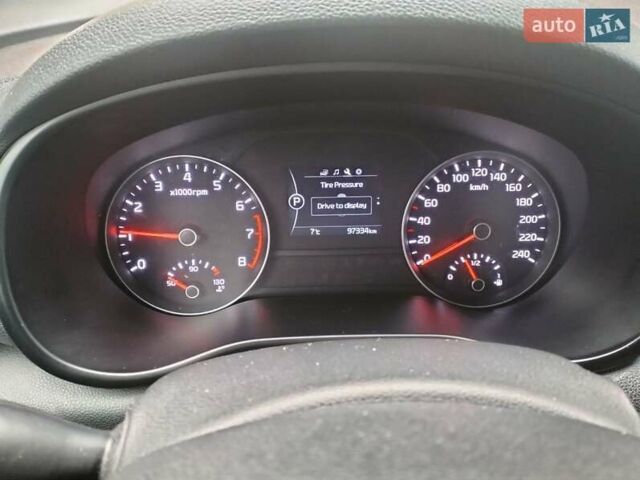 Білий Кіа Sportage, об'ємом двигуна 2 л та пробігом 97 тис. км за 15500 $, фото 6 на Automoto.ua