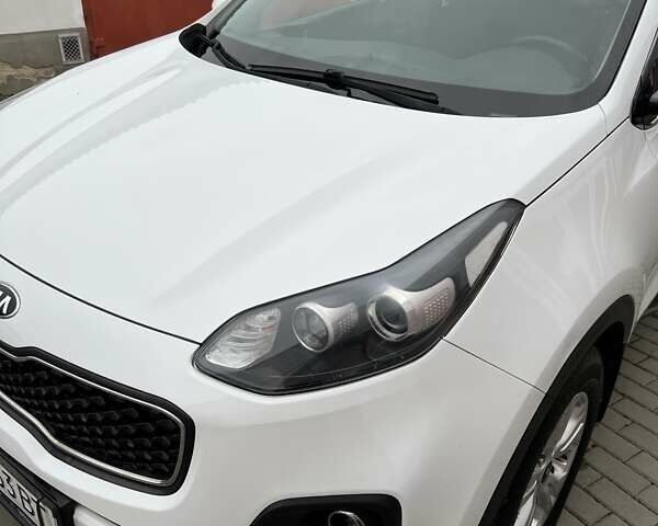 Белый Киа Sportage, объемом двигателя 1.69 л и пробегом 201 тыс. км за 14200 $, фото 3 на Automoto.ua