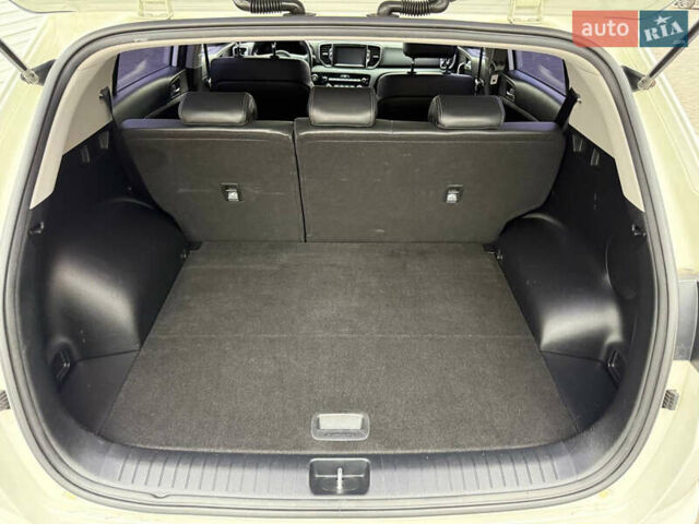 Белый Киа Sportage, объемом двигателя 2 л и пробегом 160 тыс. км за 17200 $, фото 38 на Automoto.ua