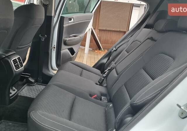 Белый Киа Sportage, объемом двигателя 1.7 л и пробегом 162 тыс. км за 16300 $, фото 27 на Automoto.ua