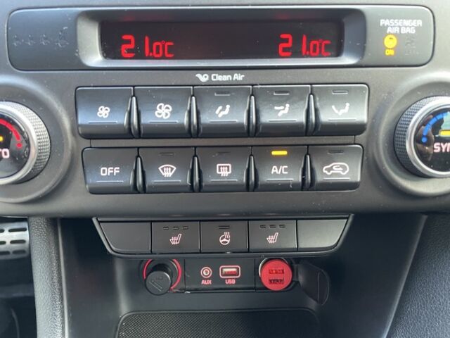 Белый Киа Sportage, объемом двигателя 2 л и пробегом 165 тыс. км за 18700 $, фото 24 на Automoto.ua