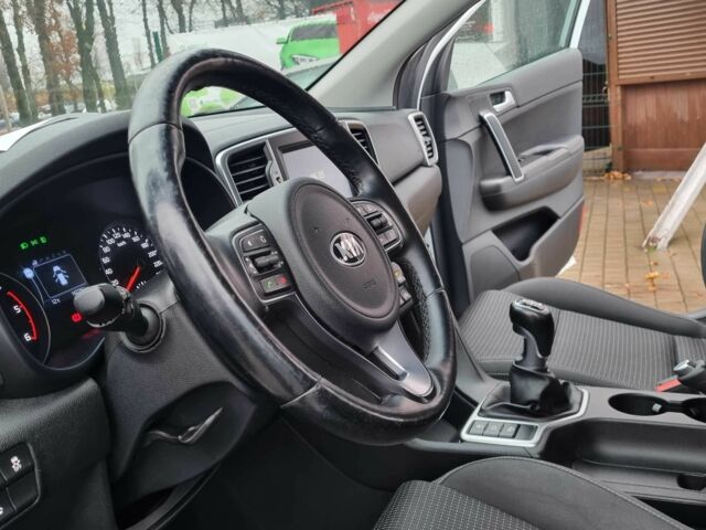Белый Киа Sportage, объемом двигателя 1.7 л и пробегом 162 тыс. км за 16200 $, фото 19 на Automoto.ua