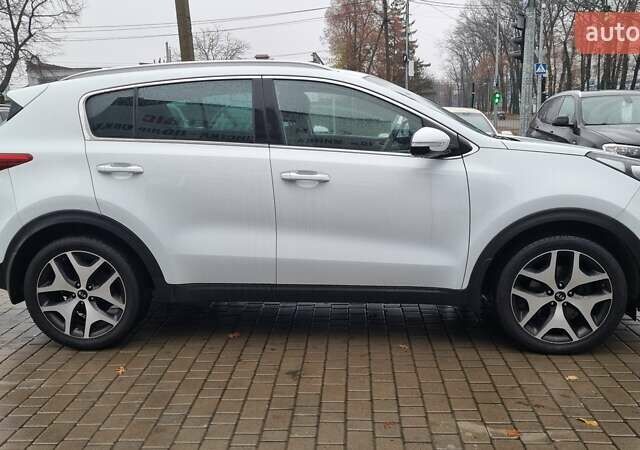 Белый Киа Sportage, объемом двигателя 1.7 л и пробегом 162 тыс. км за 16300 $, фото 1 на Automoto.ua