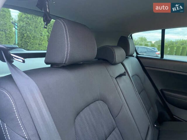 Белый Киа Sportage, объемом двигателя 2 л и пробегом 89 тыс. км за 17800 $, фото 76 на Automoto.ua