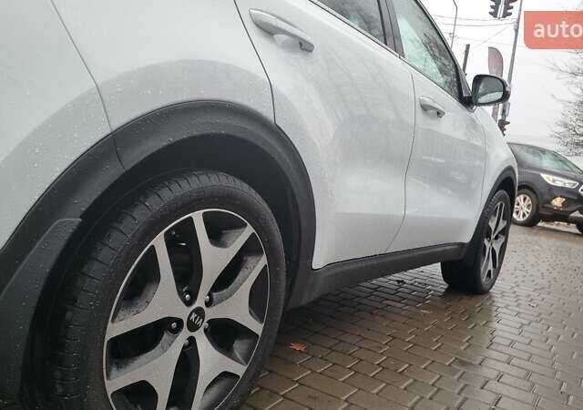 Белый Киа Sportage, объемом двигателя 1.7 л и пробегом 162 тыс. км за 16300 $, фото 11 на Automoto.ua