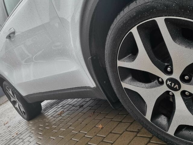Белый Киа Sportage, объемом двигателя 1.7 л и пробегом 162 тыс. км за 16200 $, фото 4 на Automoto.ua
