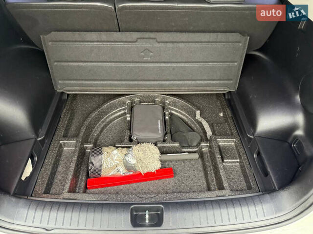 Белый Киа Sportage, объемом двигателя 2 л и пробегом 160 тыс. км за 17200 $, фото 41 на Automoto.ua