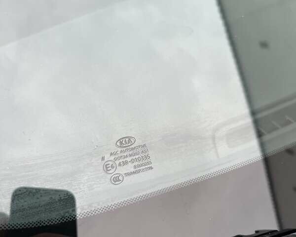 Белый Киа Sportage, объемом двигателя 1.69 л и пробегом 201 тыс. км за 14200 $, фото 57 на Automoto.ua