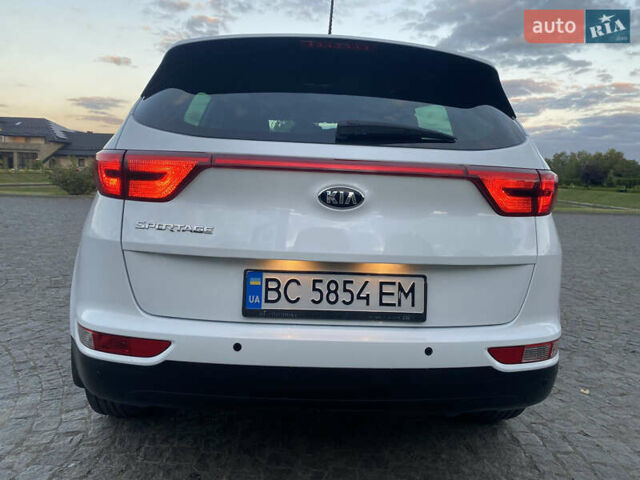 Кіа Sportage 2016 у Львові на Automoto.ua Білий Кіа Sportage, об'ємом двигуна 2 л та пробігом 89 тис. км за 17890 $, фото 24 на Automoto.ua