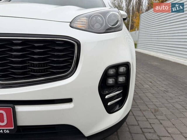 Белый Киа Sportage, объемом двигателя 2 л и пробегом 160 тыс. км за 17200 $, фото 16 на Automoto.ua