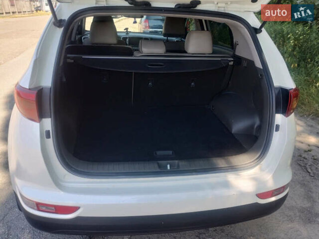 Белый Киа Sportage, объемом двигателя 2.4 л и пробегом 138 тыс. км за 16000 $, фото 11 на Automoto.ua