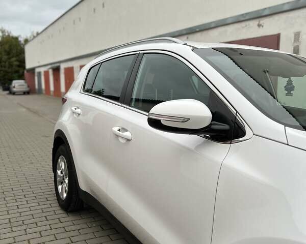 Белый Киа Sportage, объемом двигателя 1.69 л и пробегом 201 тыс. км за 14200 $, фото 55 на Automoto.ua