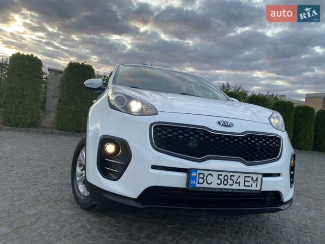 Кіа Sportage 2016 у Львові на Automoto.ua Білий Кіа Sportage, об'ємом двигуна 2 л та пробігом 89 тис. км за 17890 $, фото 40 на Automoto.ua