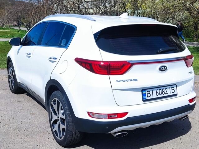Білий Кіа Sportage, об'ємом двигуна 2 л та пробігом 152 тис. км за 17000 $, фото 3 на Automoto.ua