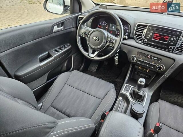 Белый Киа Sportage, объемом двигателя 1.69 л и пробегом 167 тыс. км за 15300 $, фото 23 на Automoto.ua