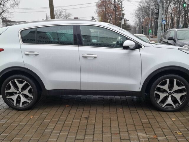 Белый Киа Sportage, объемом двигателя 1.7 л и пробегом 162 тыс. км за 16200 $, фото 1 на Automoto.ua
