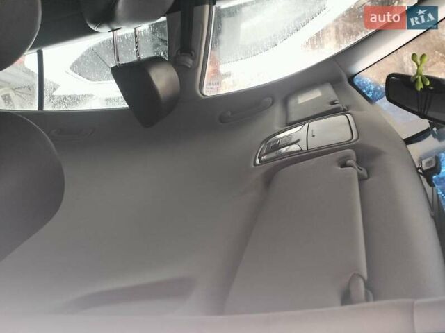 Білий Кіа Sportage, об'ємом двигуна 2 л та пробігом 97 тис. км за 15500 $, фото 7 на Automoto.ua