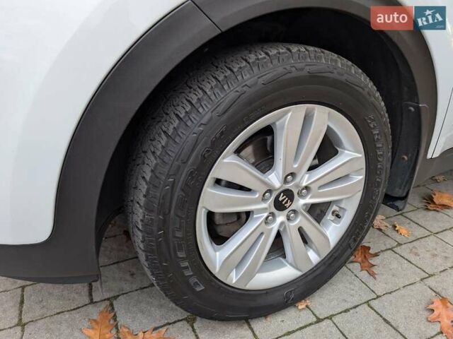 Белый Киа Sportage, объемом двигателя 2 л и пробегом 93 тыс. км за 20000 $, фото 11 на Automoto.ua
