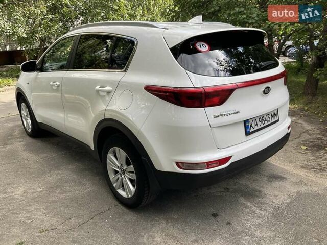 Белый Киа Sportage, объемом двигателя 2.4 л и пробегом 143 тыс. км за 12800 $, фото 3 на Automoto.ua