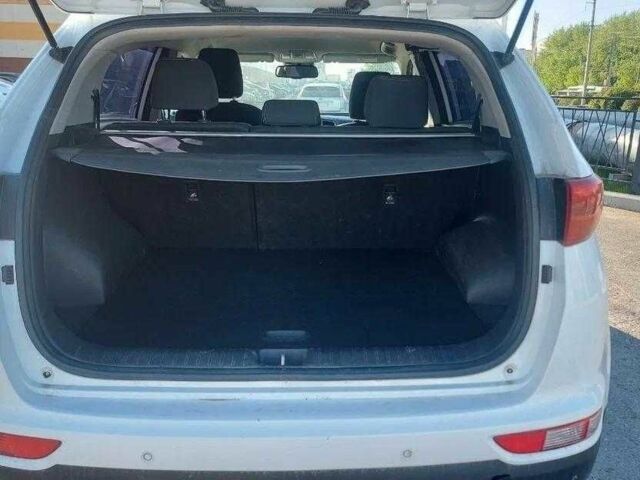 Белый Киа Sportage, объемом двигателя 2 л и пробегом 100 тыс. км за 4800 $, фото 5 на Automoto.ua