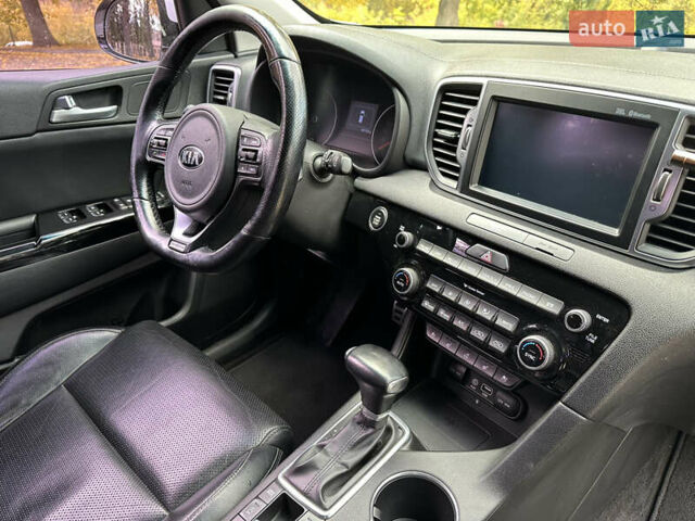Білий Кіа Sportage, об'ємом двигуна 2 л та пробігом 167 тис. км за 19000 $, фото 24 на Automoto.ua